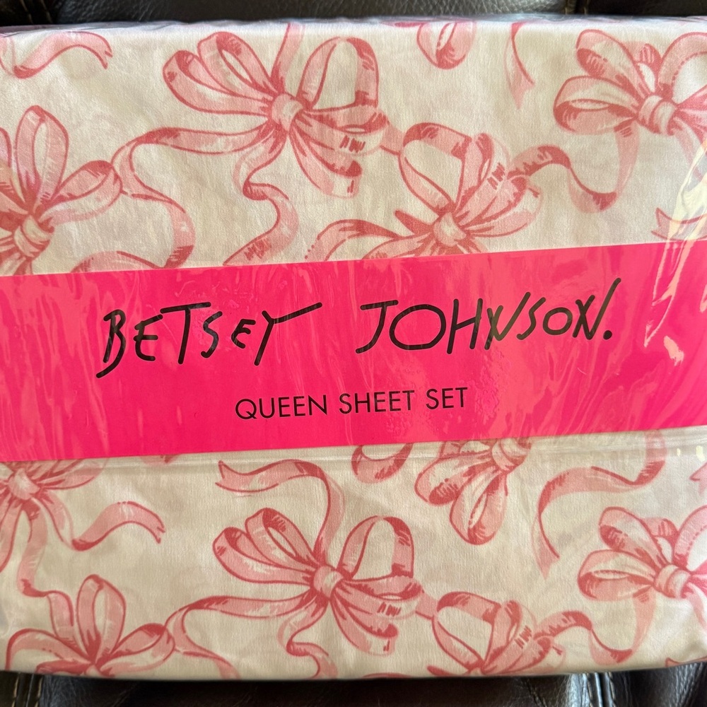 Betsey Johnson Pink and Cream Floral Sheet Set